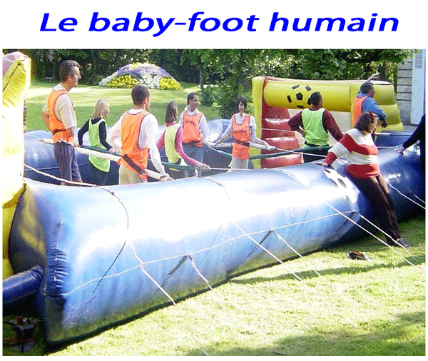 BABY-FOOT HUMAIN JOURS FÉRIÉS 2025 – Location Martinique : Jeu de baby-foot géant en équipe pour enfants dès 8/10 ans et adultes (env. 13 x 6,5 x ht 2,5 m.) / FORFAIT DE 4H