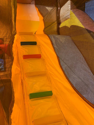 Château enchanté : jeu pour enfants jusqu'à 10 ans ( env. 5 x 5,5 x ht 4.5 m.)/ FORFAIT DE 4H