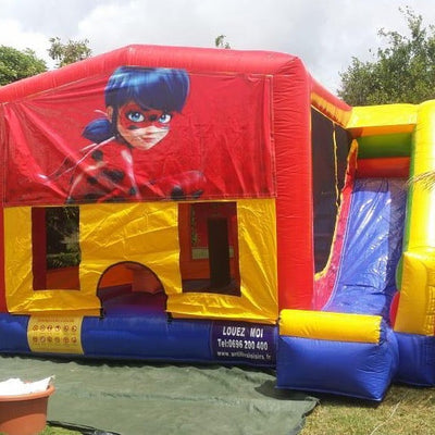 CHATEAU GONFLABLE AVEC TOBOGGAN EXTERIEUR/ FORFAIT DE 4H PERIODE HAUTE