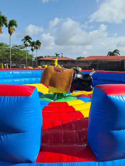 TAUREAU RODEO ou SURF MECANIQUE : jeu pour tous les âges à partir de 5 ans ( y compris adultes) (env. 6 x 7 m.) FORFAIT 4H PÉRIODE HAUTE