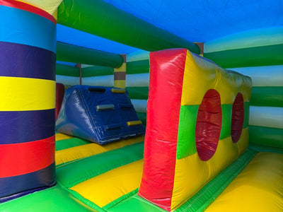 TOTEM'JUMP : jeu pour enfants jusqu'à 10 ans ( env. 7 x 5 x ht 3 m.)/ FORFAIT DE 4H PERIODE BASSE