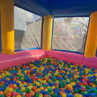 Piscine à Balles pour enfants jusqu'à 10 ans ( env. 5 x4.5 x Ht 4 m.)/ FORFAIT DE 4H PÉRIODE HAUTE